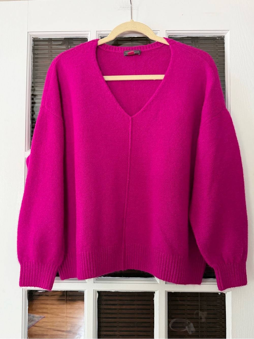 Vince Camuto Women’s L Fuchsia V-Neck Pullover Sweater | SKU 0340‎